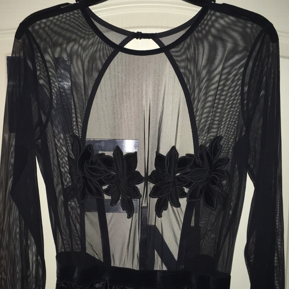 Victoria secret outfit - Picture 3 of 6